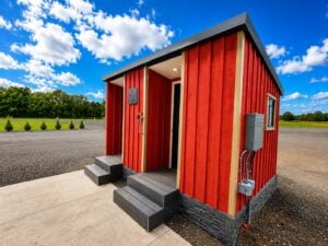 LeLoo Twonee Outhouse